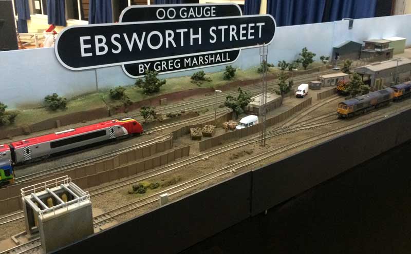 Small oo gauge model best sale railway layouts